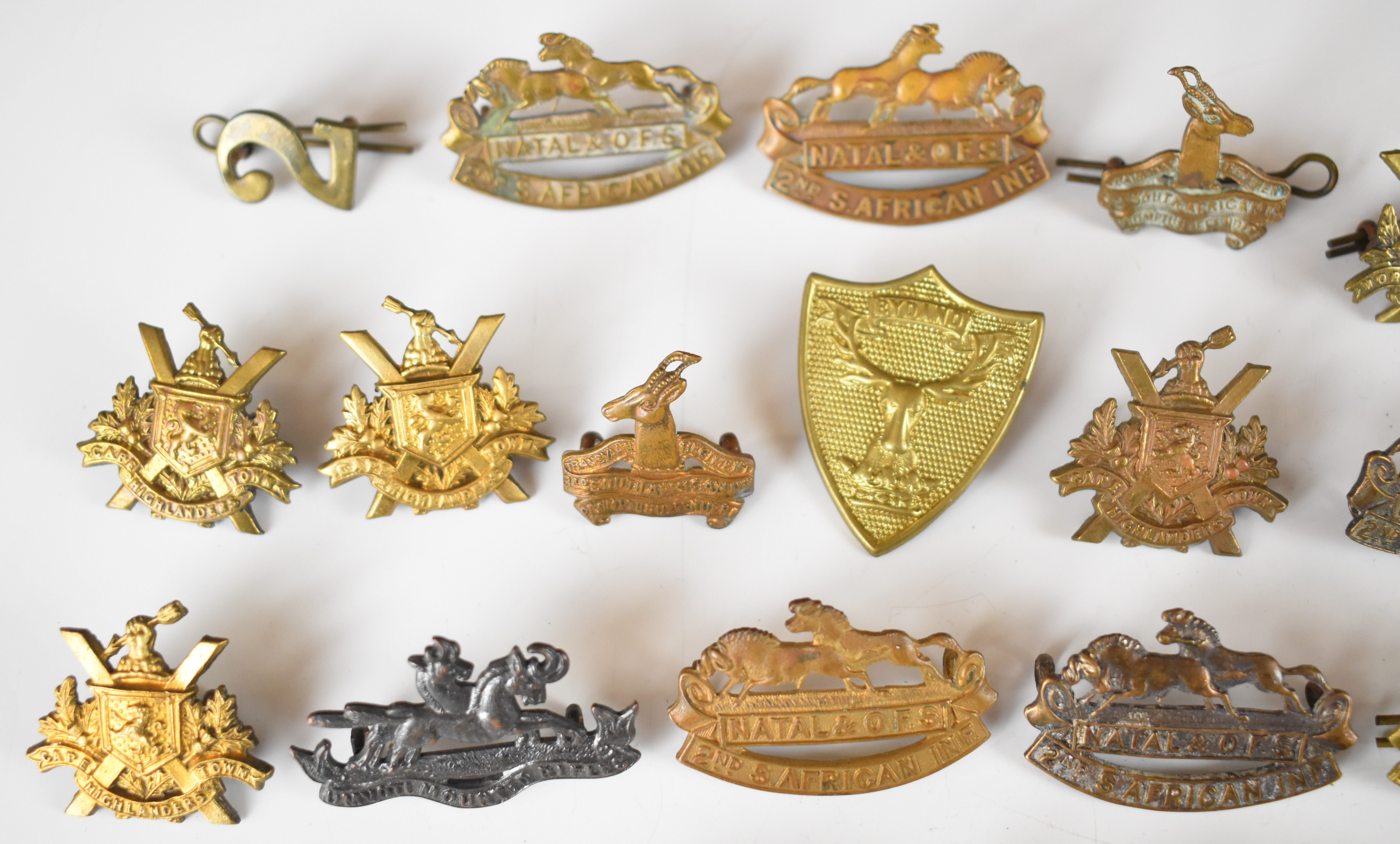 Approximately 20 South African collar badges including 2nd South African Infantry, one with G&S - Image 5 of 7