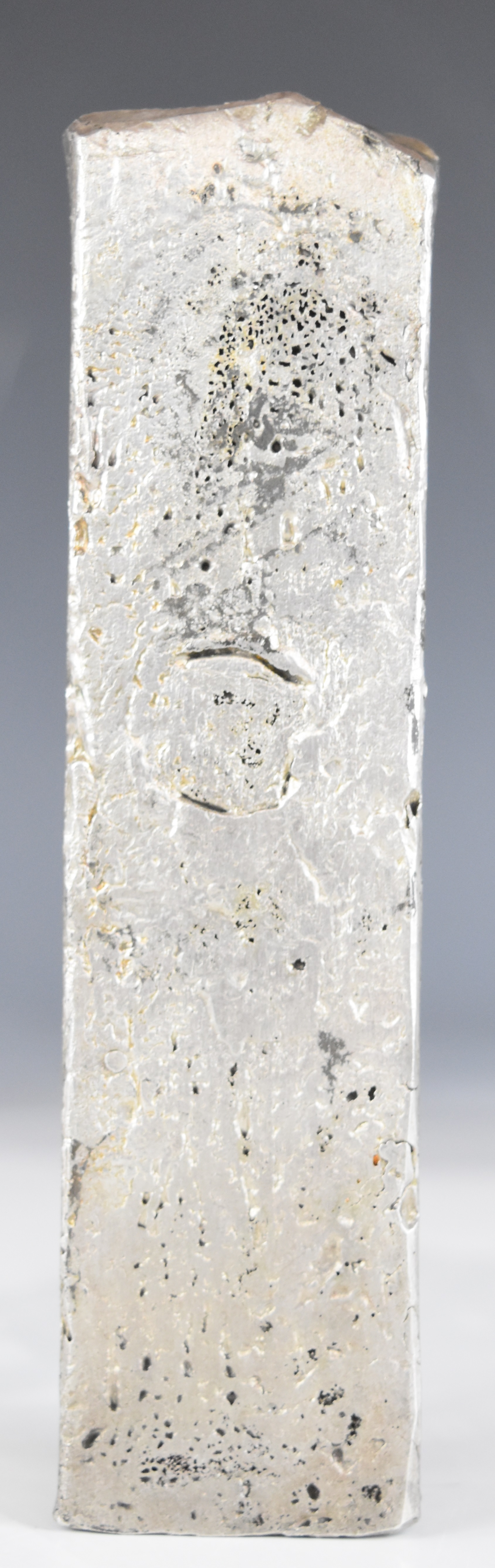Dutch East India Company (VOC) silver ingot salvaged from the Rooswijk Cargo, c1739, stamped with - Image 3 of 5