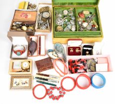 A collection of jewellery including c1900 silver brooch, Japanese bracelet, silver coin brooch, lava