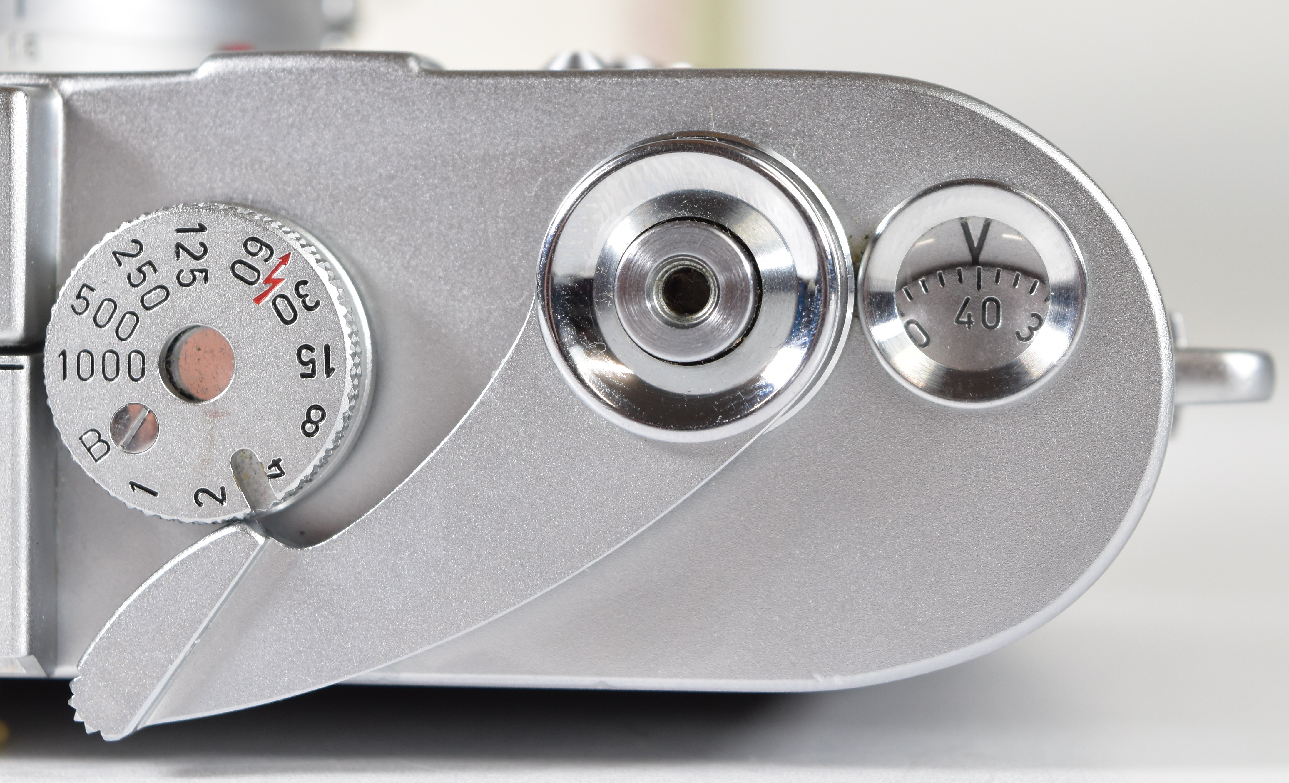 Leica M3 double stroke 35mm rangefinder camera with chrome body, serial number 895037, circa 1957, - Image 8 of 15