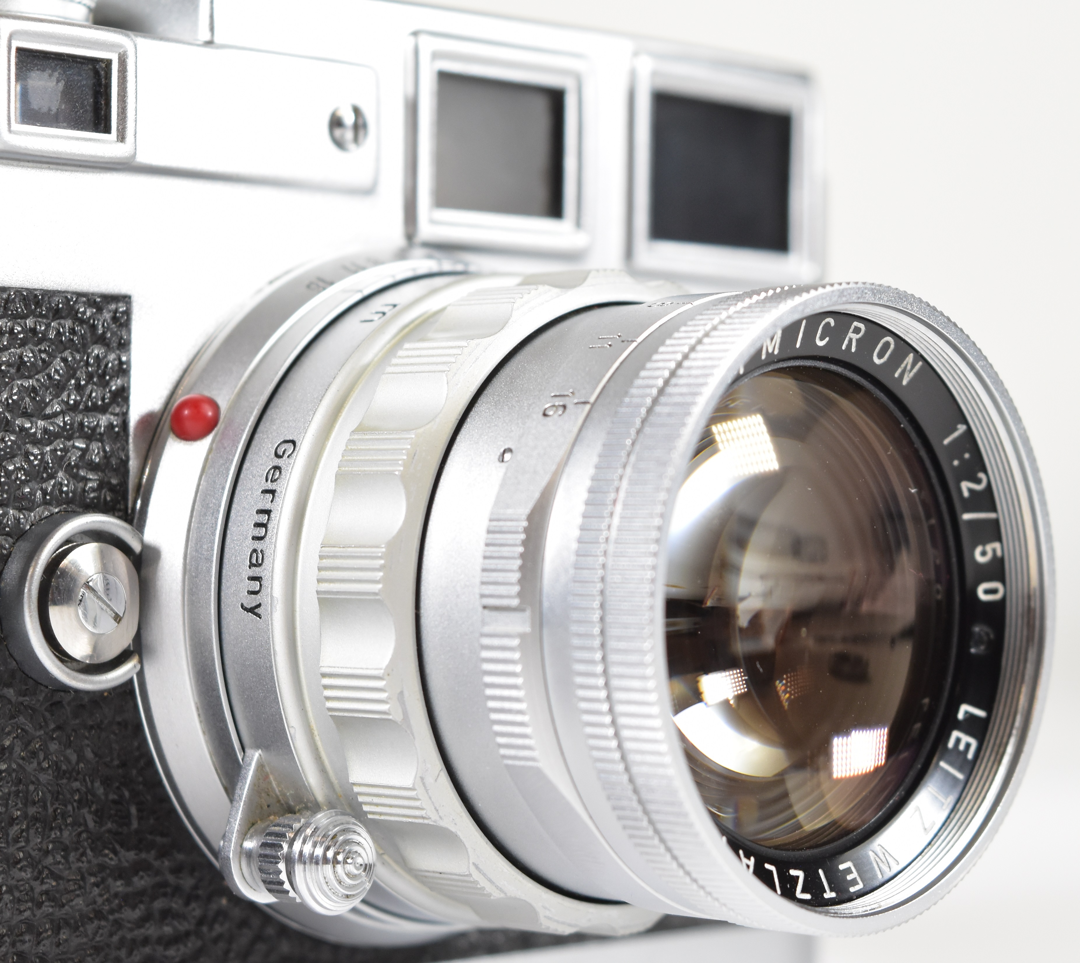 Leica M3 double stroke 35mm rangefinder camera with chrome body, serial number 895037, circa 1957, - Image 15 of 15