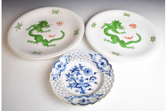 Pair of Meissen chargers with dragon decoration and a Meissen plate with reticulated border, largest - Image 1 of 6