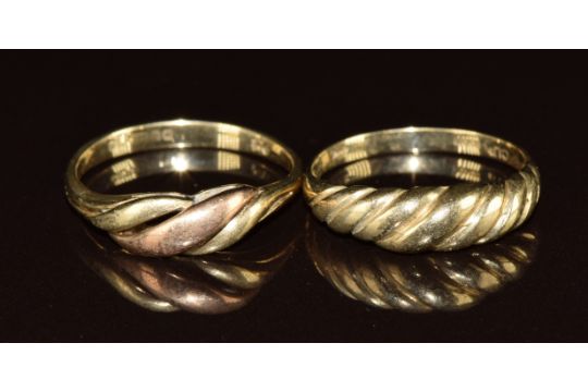 Two 9ct gold rings, 3.7g, size O