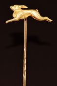 A yellow metal stick pin in the form of a hare, 4g, 7cm