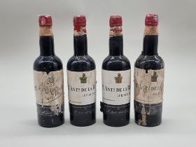 Four half bottles of Tres Cortados Sherry, Antonio de la Riva, 1940s bottling. (4)
