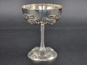 An Art Nouveau silver goblet, by Goldsmiths & & Silversmiths Co Ltd, Sheffield 1901, 14cm high,