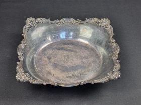 An American white metal dish, by Bailey, Banks & Biddle, stamped '925 Sterling', 23.5cm wide, 402g.