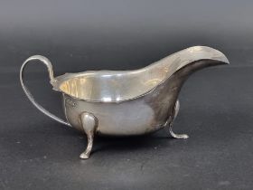 A silver sauce boat, by Viners Ltd, Sheffield 1934, 7.5cm high, 148g.