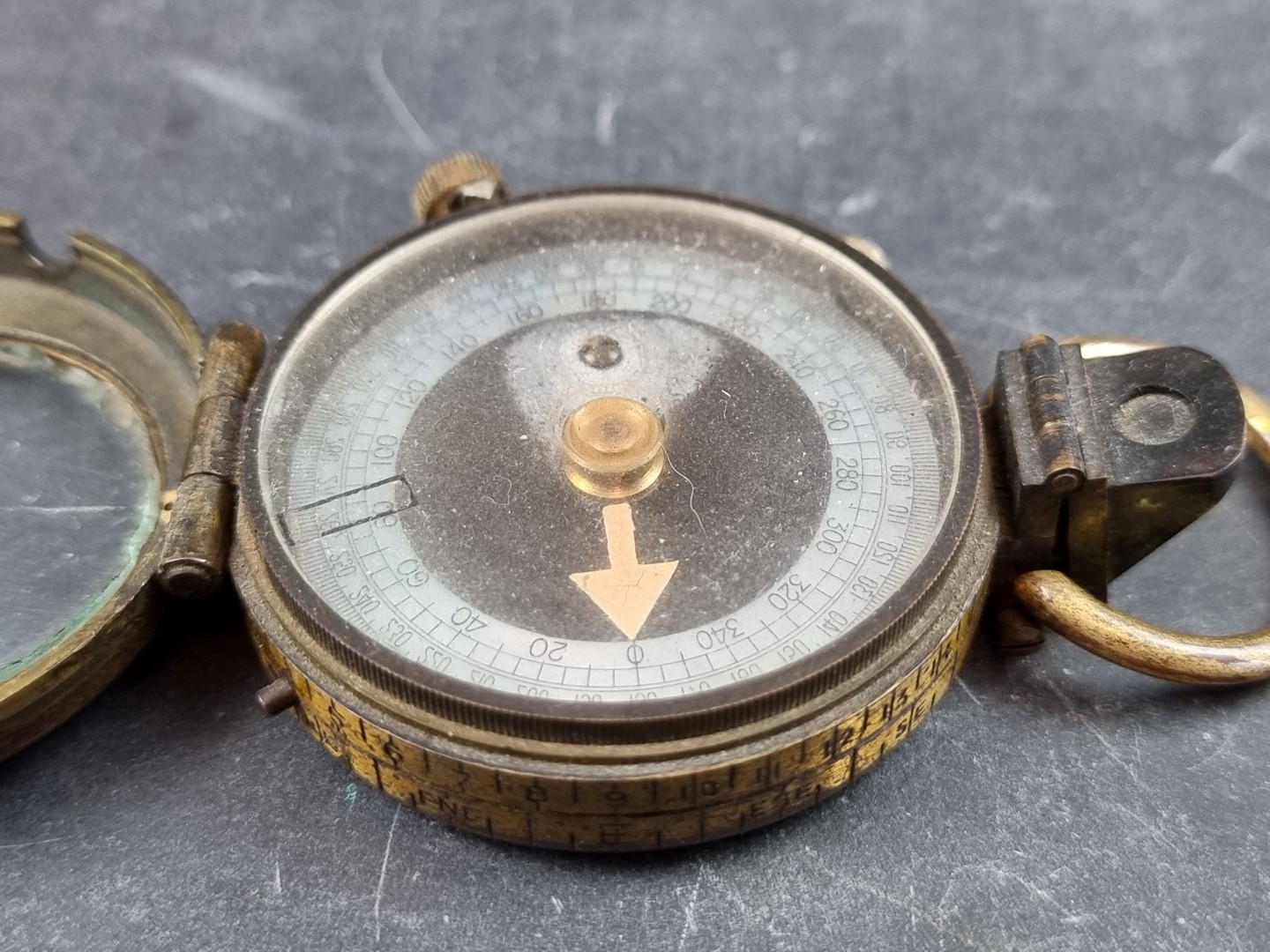 A WWI British Verners Pattern VII officer's military compass, by E Koehn Geneva, dated 1915 with - Image 2 of 5