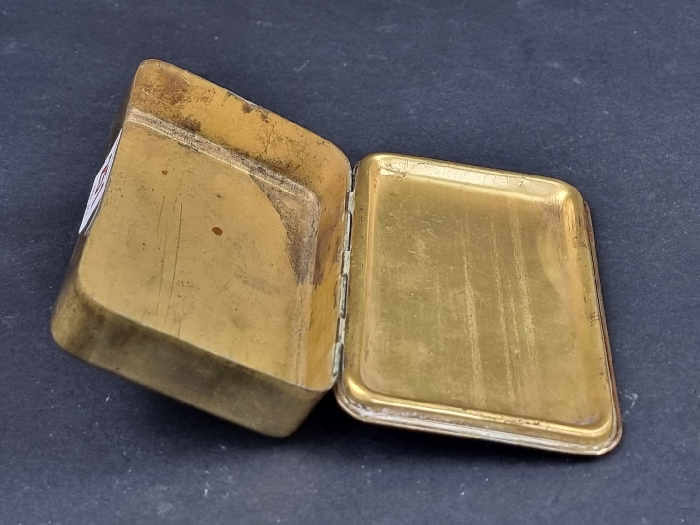 A WWI Christmas 1914 brass tin. - Image 3 of 3