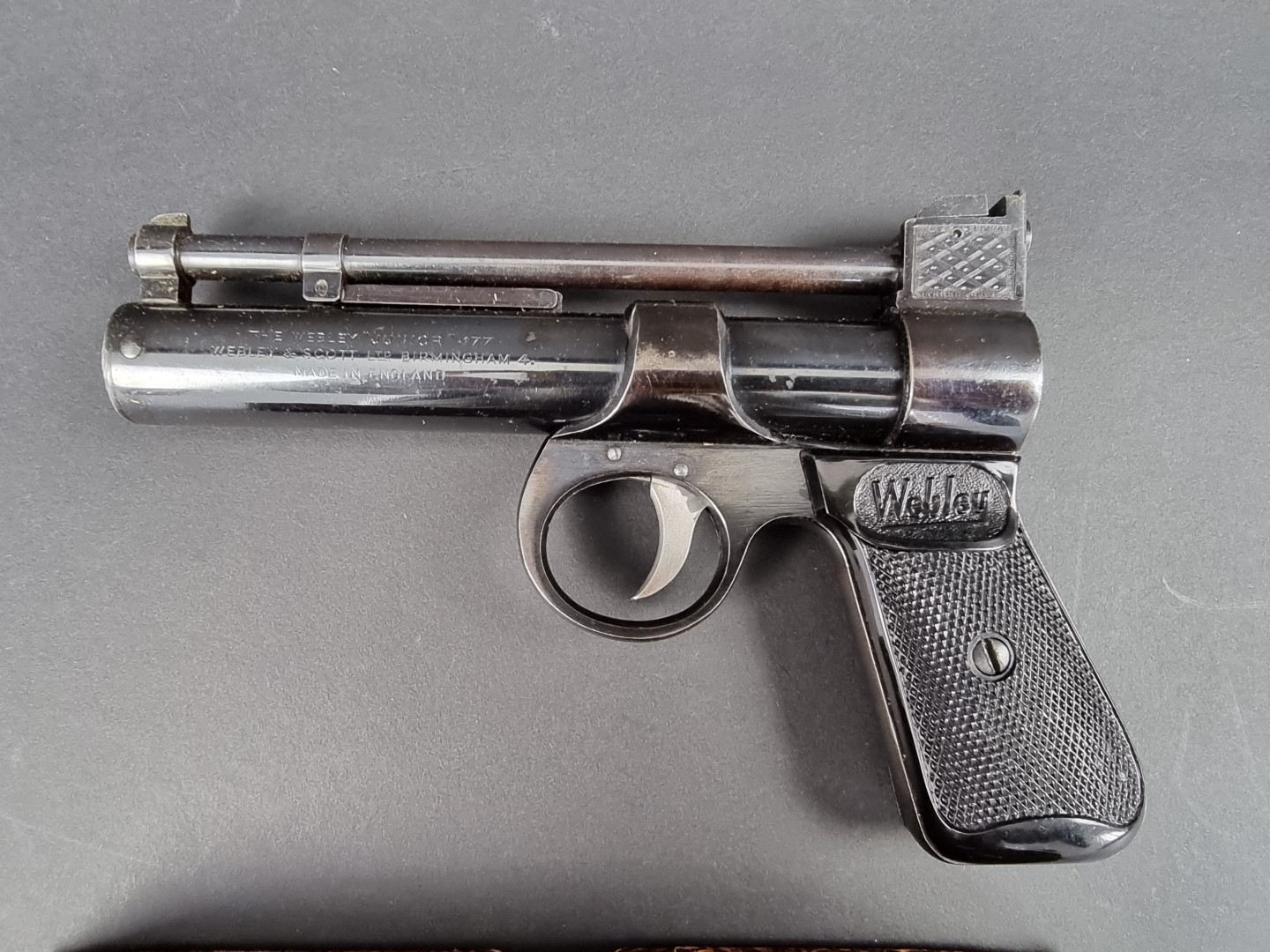 A Webley Junior .177 cal air pistol, Batch No. 135, boxed. - Image 2 of 3