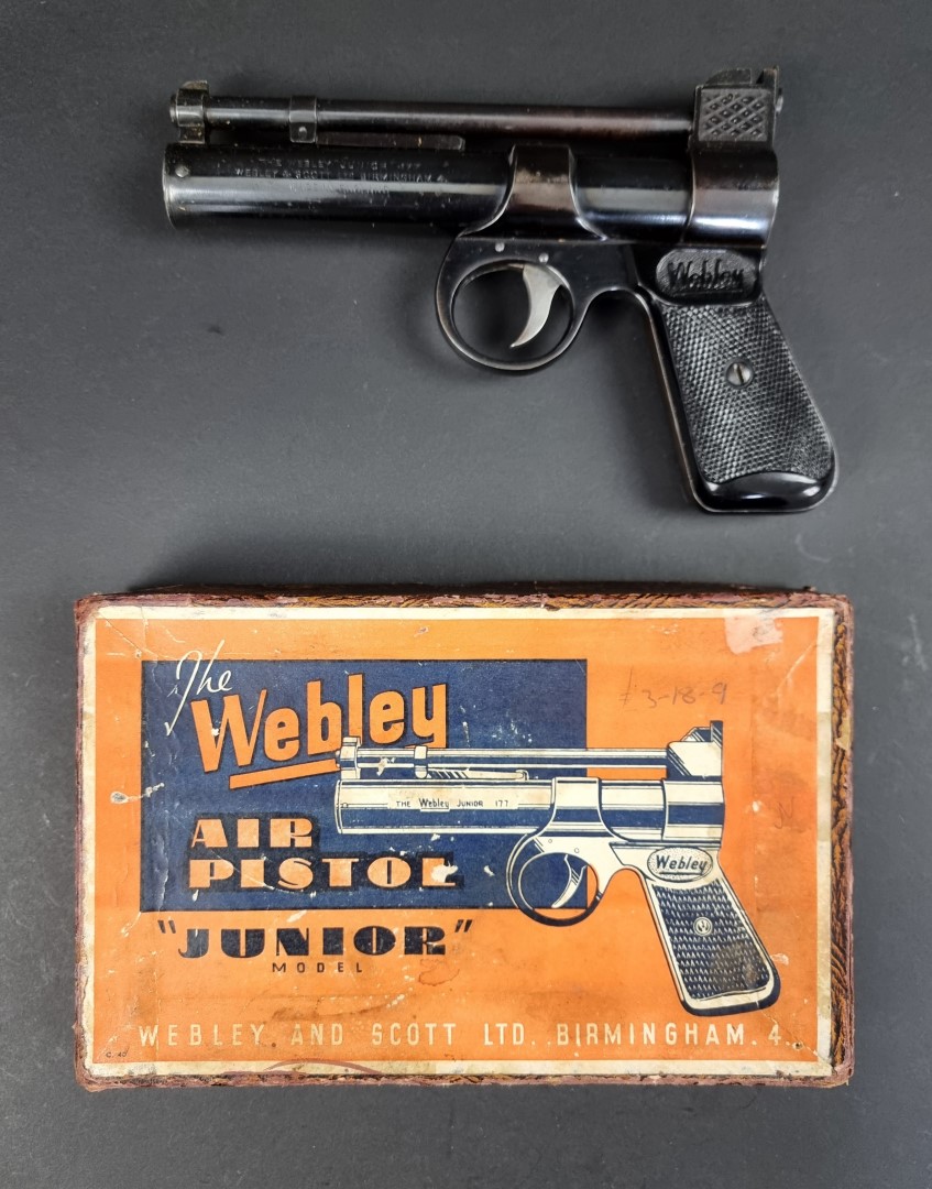 A Webley Junior .177 cal air pistol, Batch No. 135, boxed.