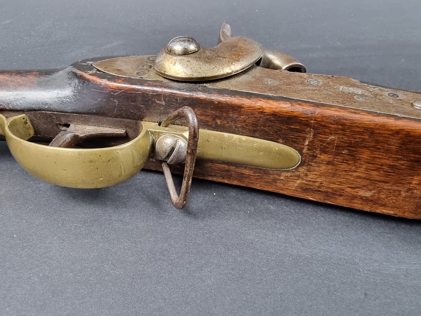 A 19th century continental muzzle loading military percussion musket, having 80cm barrel with - Image 3 of 3