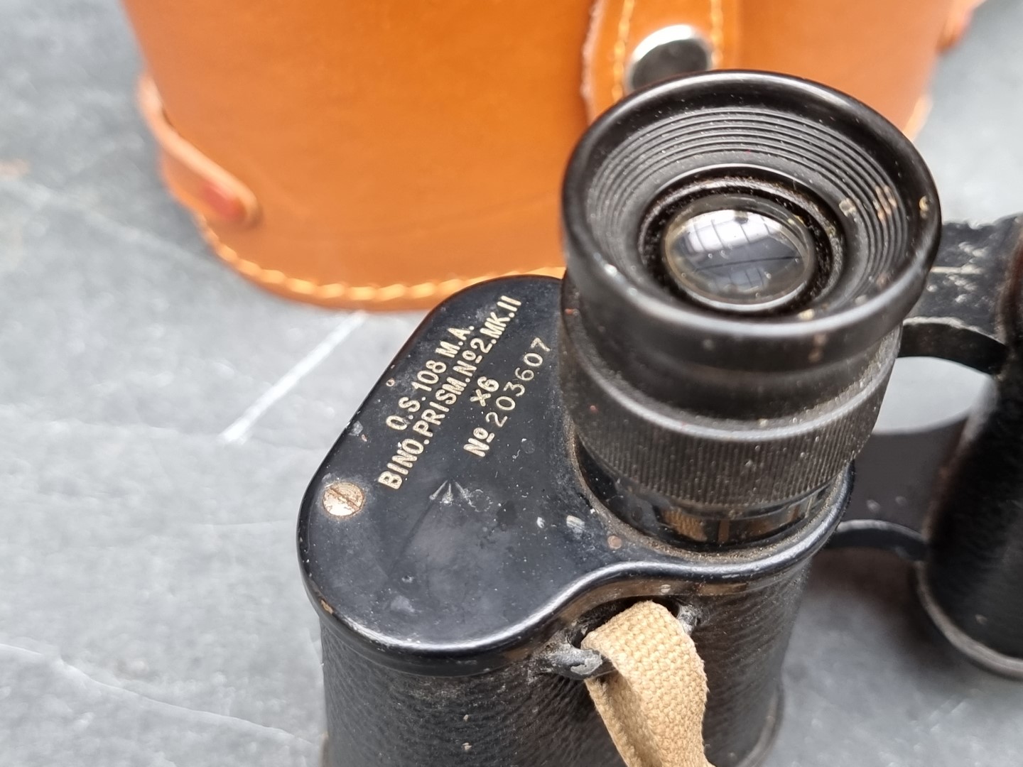 A pair of Taylor Hobson 1941 Bino. Prism Number 2 MK2 field binoculars, dated 1941, Serial No. - Image 3 of 4