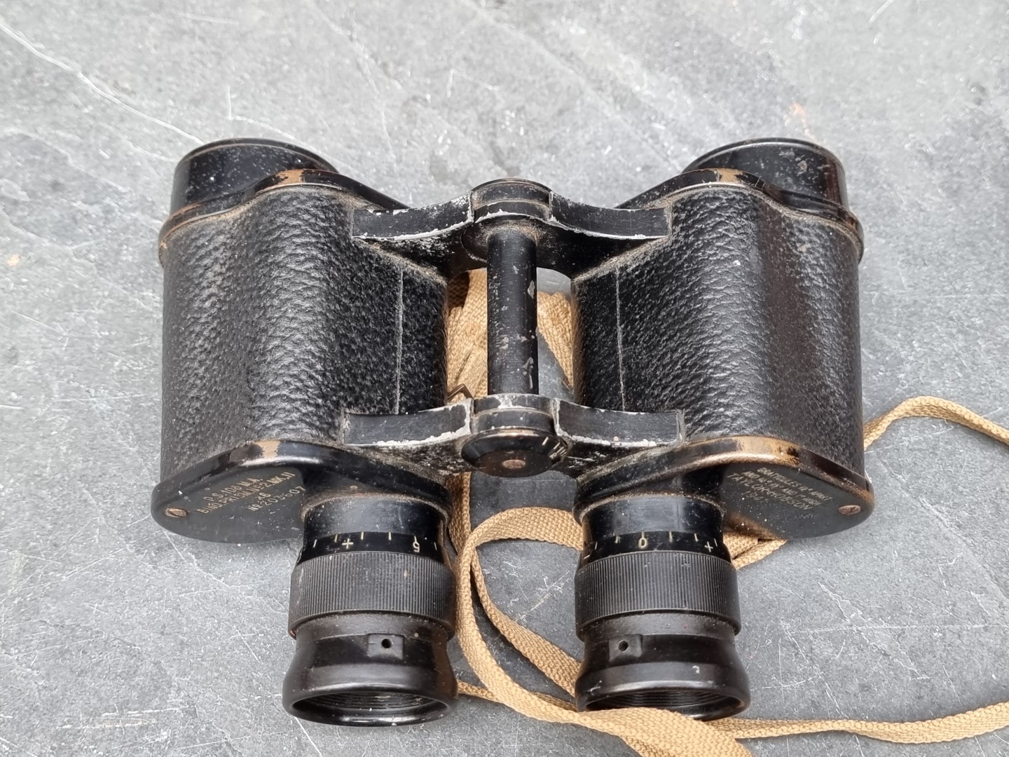 A pair of Taylor Hobson 1941 Bino. Prism Number 2 MK2 field binoculars, dated 1941, Serial No. - Image 4 of 4