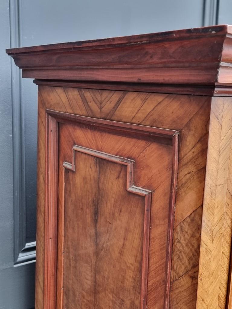 A late 19th century Continental walnut bookcase, 90cm wide. - Bild 6 aus 8