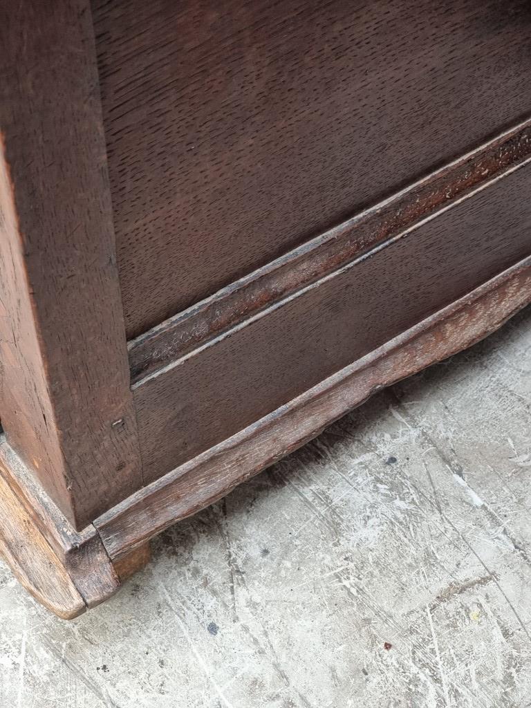 A late 17th century panelled oak and parquetry mule chest, 129.5cm wide. - Image 6 of 11