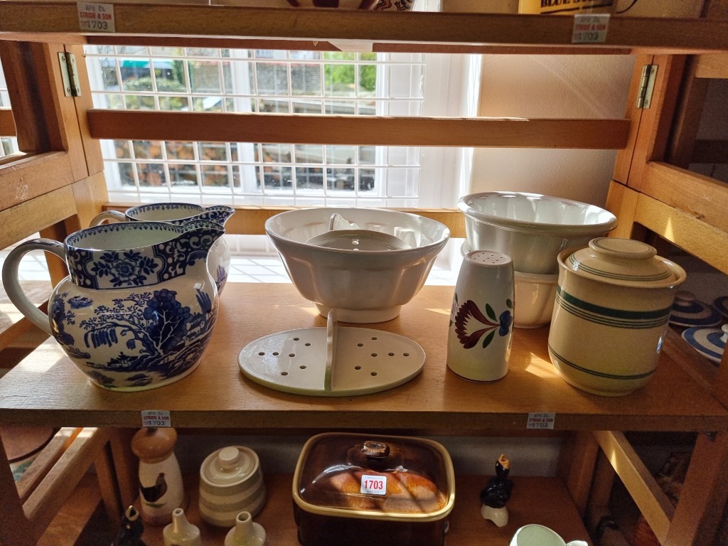 A large collection of T G Green & Co pottery. (four shelves) - Image 4 of 6