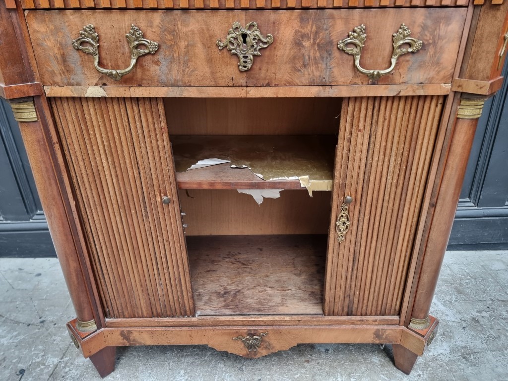 An early 19th century Continental mahogany side cabinet, 92.5cm wide, (alterations). - Image 7 of 7