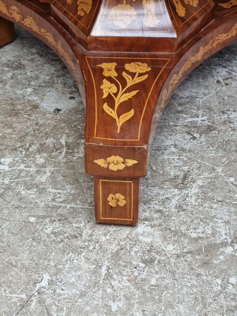 A Dutch walnut and marquetry circular pedestal table, 79.5cm diameter. - Image 5 of 5