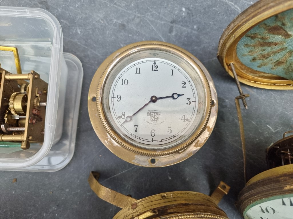 A mixed group of clocks and timepiece dials and movements, to include a Smiths car clock. - Image 3 of 10