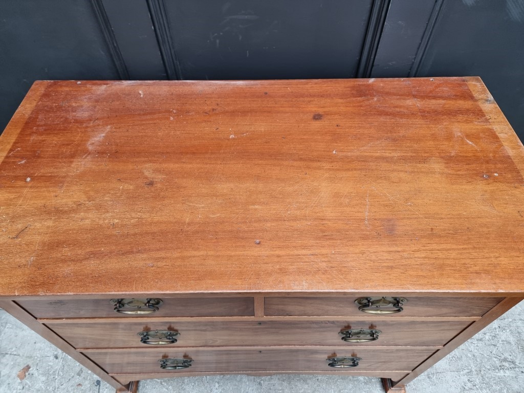 A circa 1900 mahogany chest of drawers, 106.5cm wide, (lacking superstructure). - Image 3 of 5