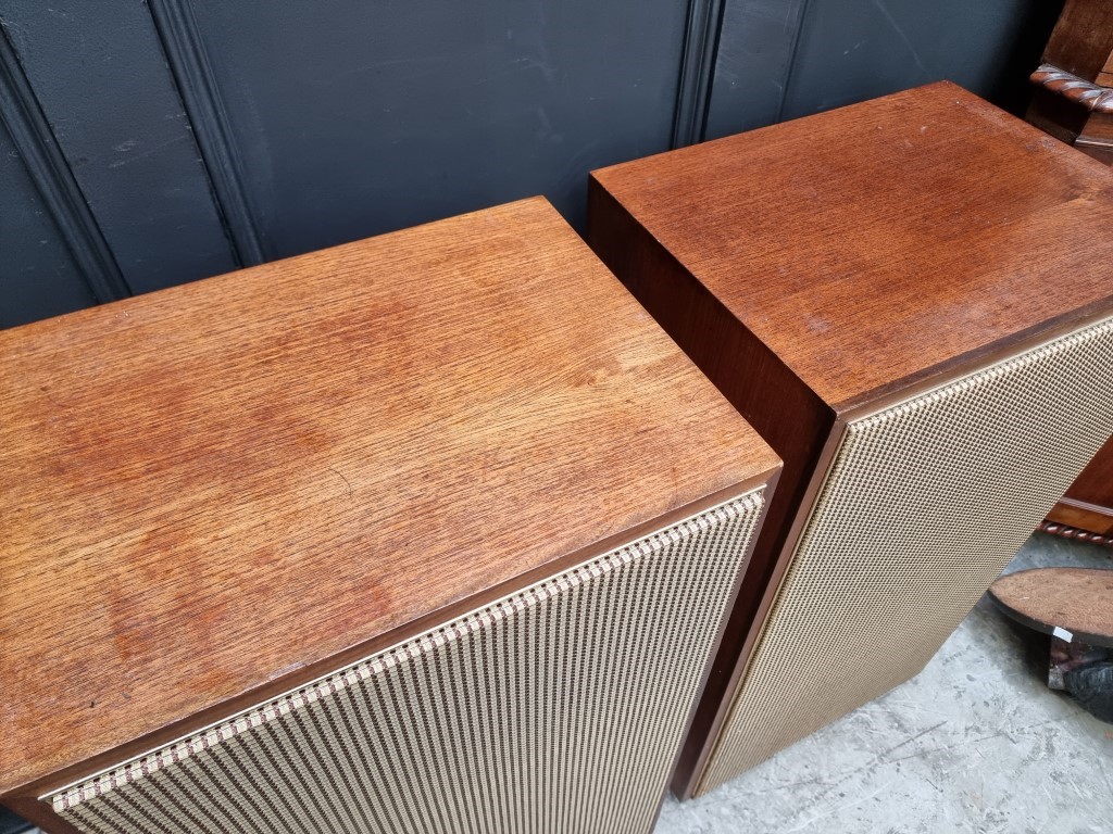 Hi-Fi Equipment: a large pair of vintage speakers, possibly Tannoy, 85 high x 46.5cm wide. (2) - Image 2 of 4