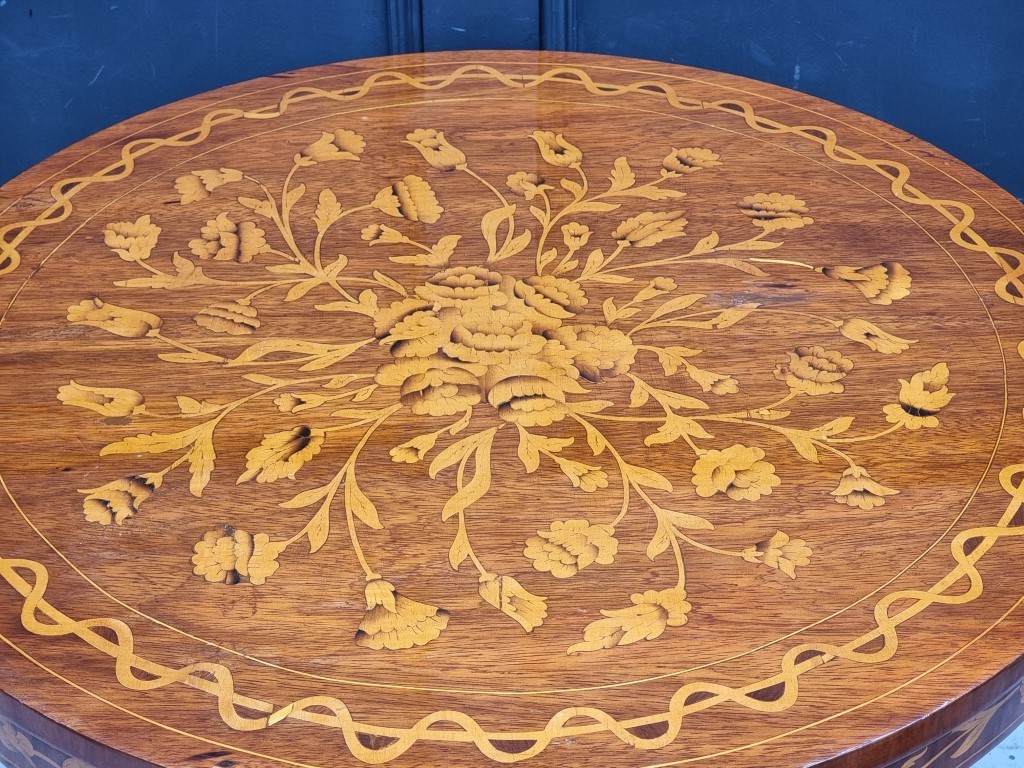 A Dutch walnut and marquetry circular pedestal table, 79.5cm diameter. - Image 4 of 5