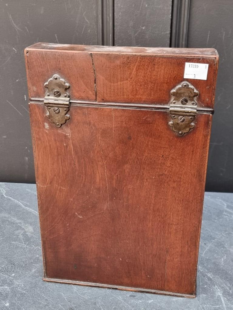 A George III mahogany and inlaid knife box, 21cm wide, (interior converted). - Bild 5 aus 5