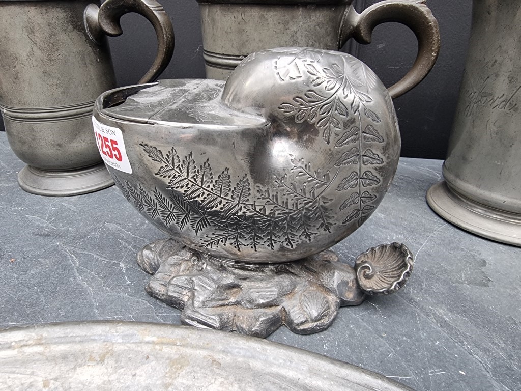 A collection of antique pewter, to include a large charger, dated 1784, 42.5cm diameter; and a - Bild 3 aus 5