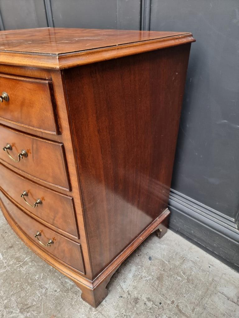 A reproduction mahogany bowfront chest of drawers, 79cm wide. - Image 3 of 4