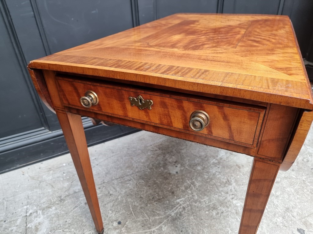 A George III satinwood and inlaid Pembroke table, 96cm wide. - Image 2 of 9