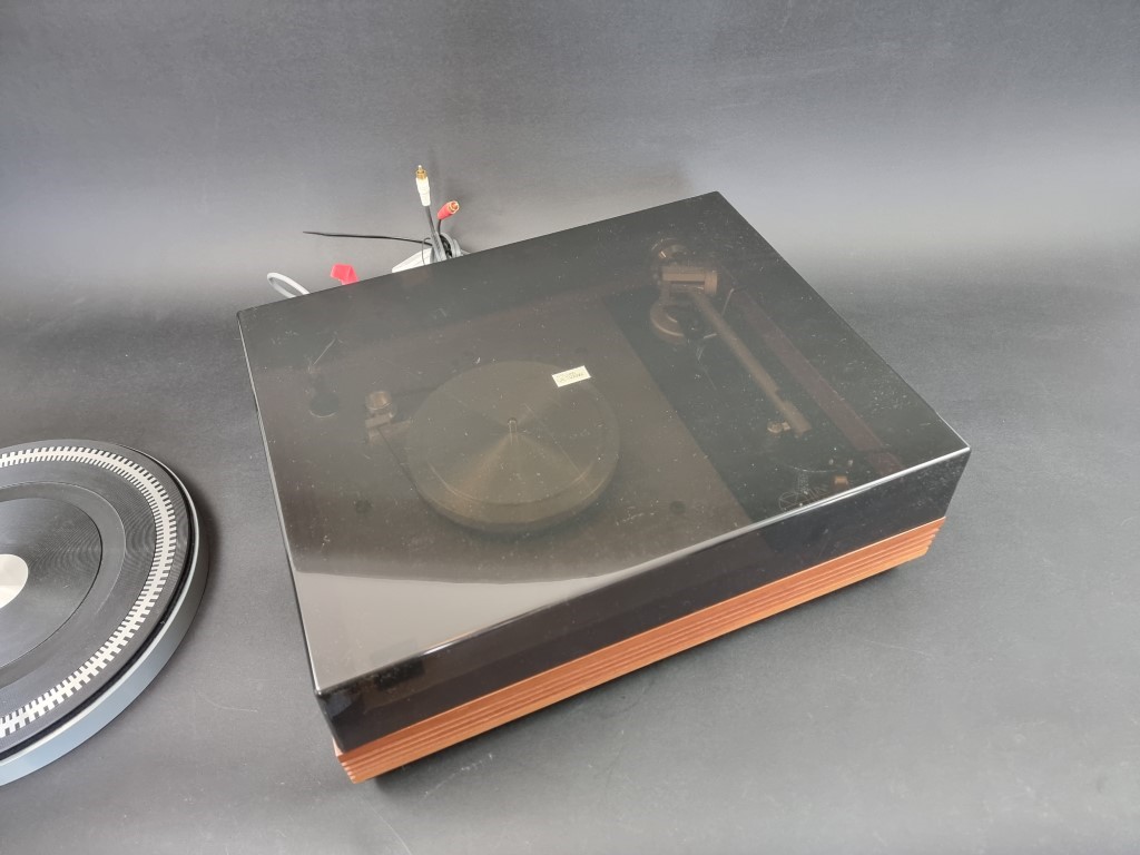 Hi-Fi Equipment: a Linn Sondek LP12 Turntable, with Linnittok LVII Pick-Up Arm, each boxed, and SD- - Image 9 of 12