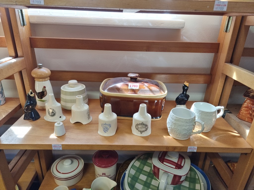 A large collection of T G Green & Co pottery. (four shelves) - Image 5 of 6