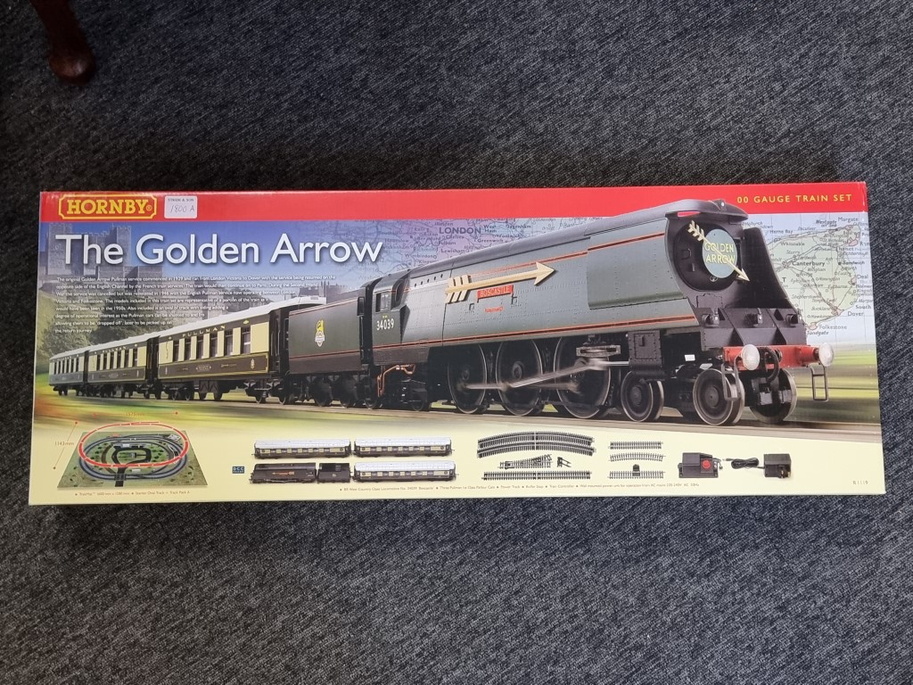 HORNBY: 'The Golden Arrow' OO train set, R1119, boxed.