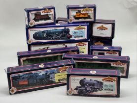 Railway: Bachmann 00 gauge: a collection of locomotives, to include: 31.152 Black Livery; 31-703 '