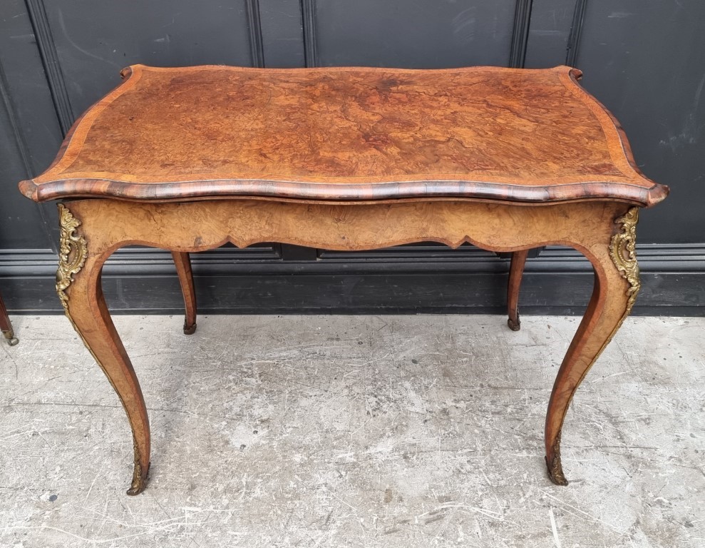 A George III mahogany and inlaid bowfront Pembroke table, 98cm when open. - Image 6 of 6