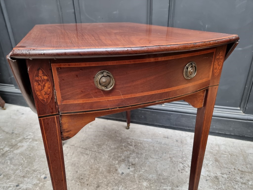 A George III mahogany and inlaid bowfront Pembroke table, 98cm when open. - Image 2 of 6