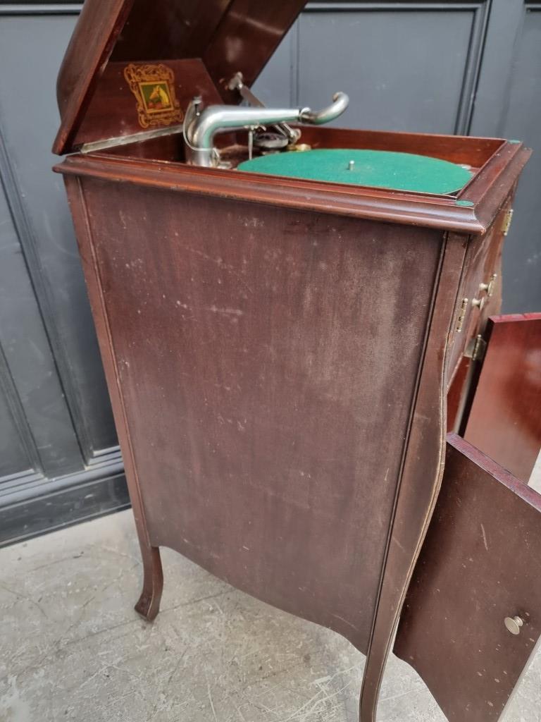 Hi-Fi Equipment: an early 20th century HMV mahogany gramophone. - Image 5 of 6