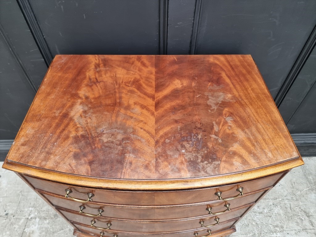 A reproduction mahogany bowfront chest of drawers, 79cm wide. - Image 2 of 4