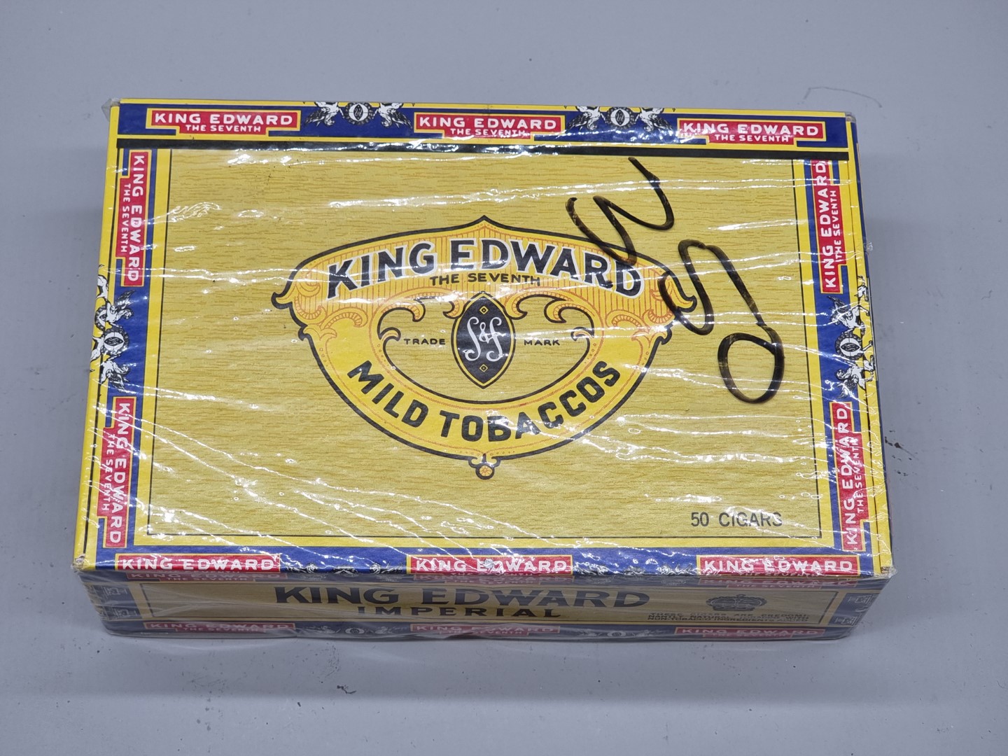 Cigars: a sealed box of 50 King Edward 'Imperial' cigars. - Bild 2 aus 3