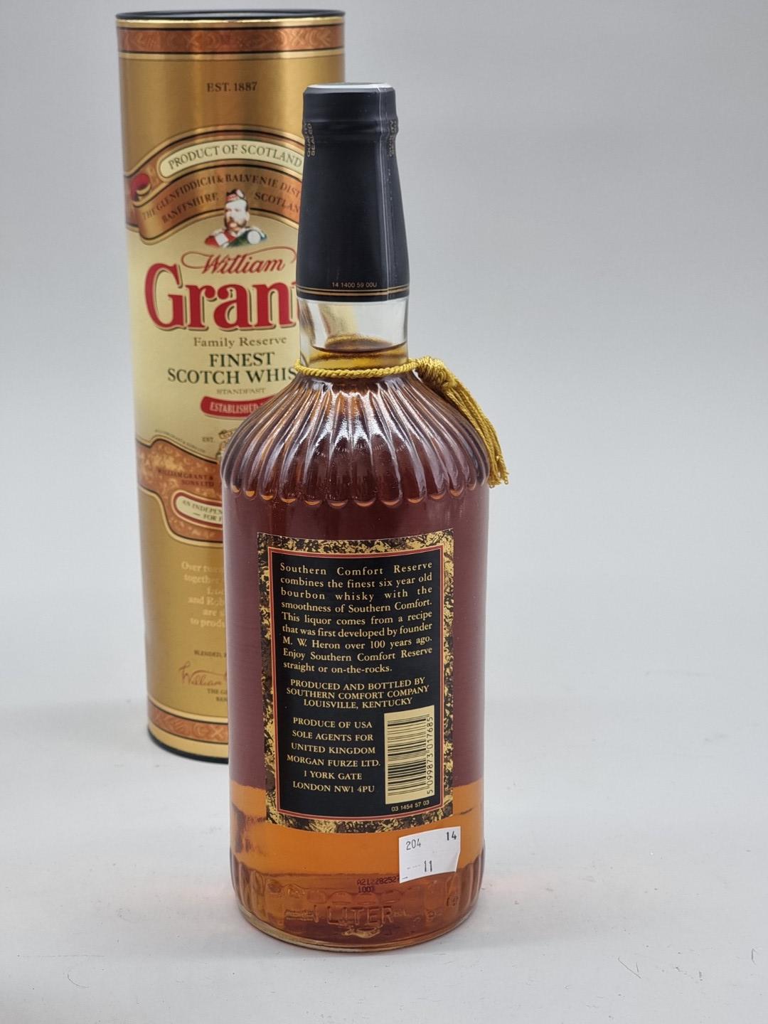 A 1 litre bottle of Southern Comfort 'Reserve'; together with a 70cl bottle of Grant's blended - Bild 5 aus 5