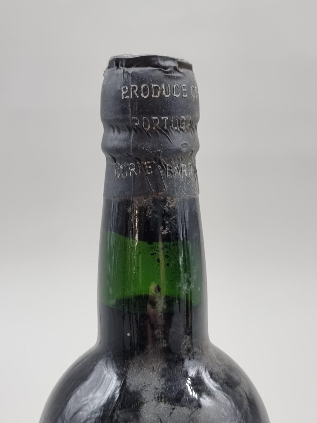 A bottle of Quinta do Noval 1983 Vintage Port, (no label). - Bild 3 aus 3