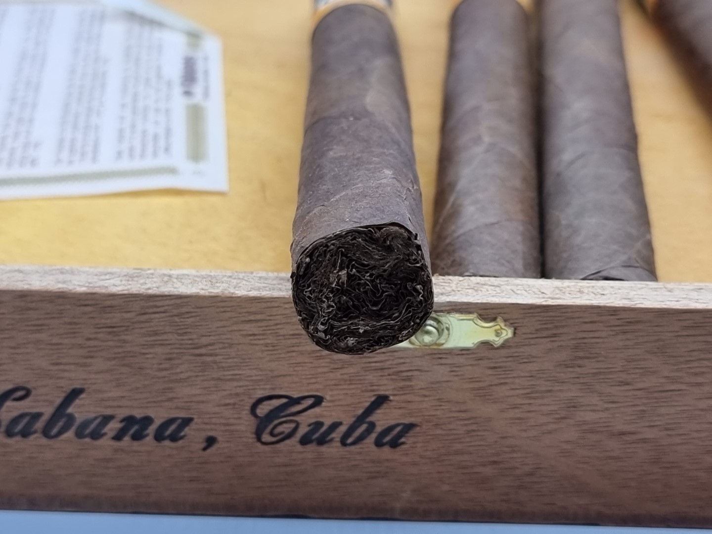 Cigars: a box of eighteen Cohiba 'Esplendidos' cigars. (16) - Image 5 of 5