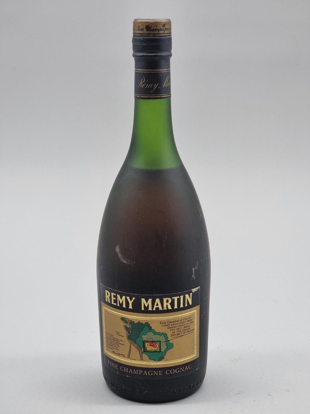 A 24 fl.oz. bottle of Remy Martin VSOP Cognac. - Bild 3 aus 5