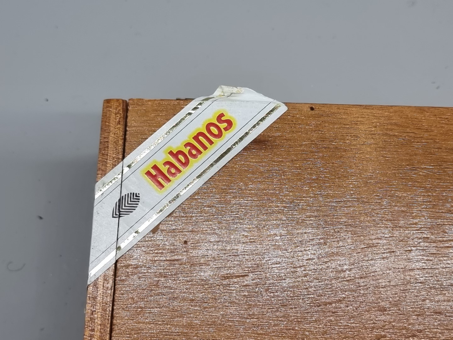 Cigars: a box of eighteen Cohiba 'Esplendidos' cigars. (16) - Image 3 of 5