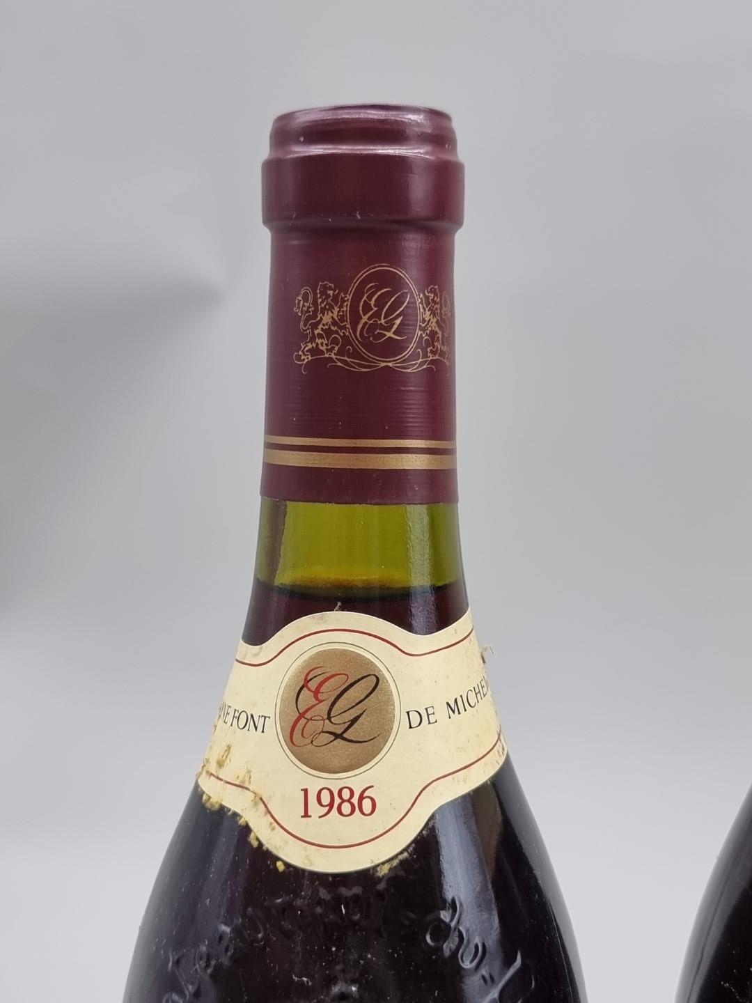 Six 75cl bottles of Chateauneuf du Pape, 1986, Font de Michelle. (6) - Image 3 of 6