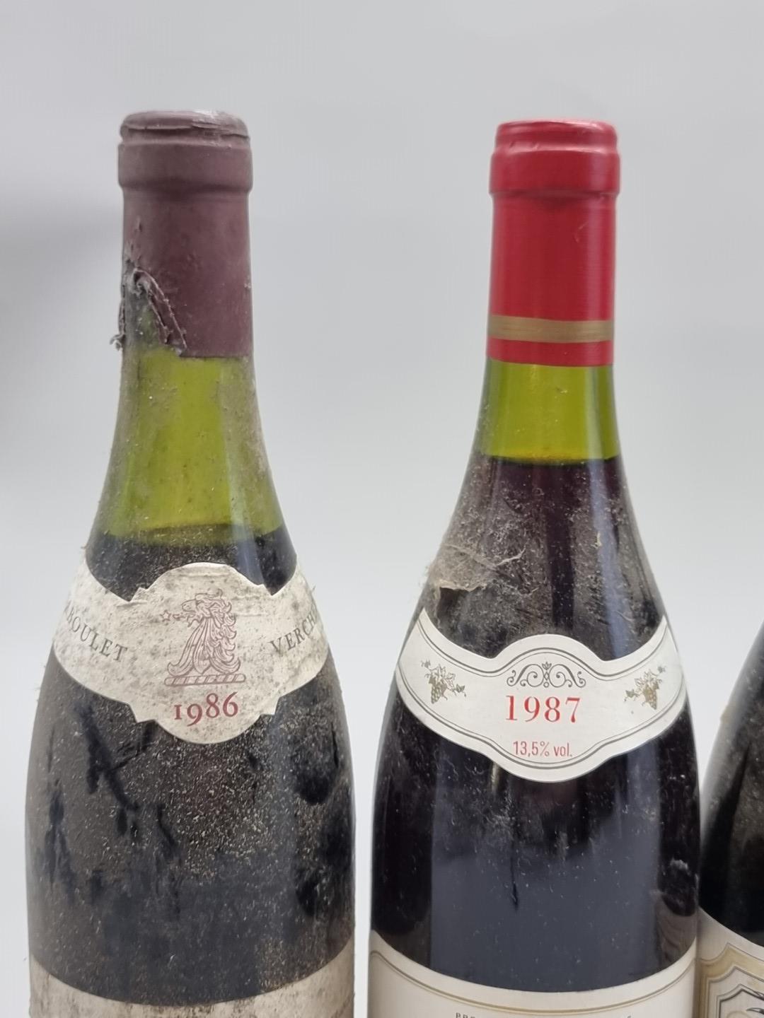 A group of wine, to include: Gevrey-Chambertin 1988; Beaune 1er Cru, 1987; Meursault 1992; and - Bild 2 aus 5