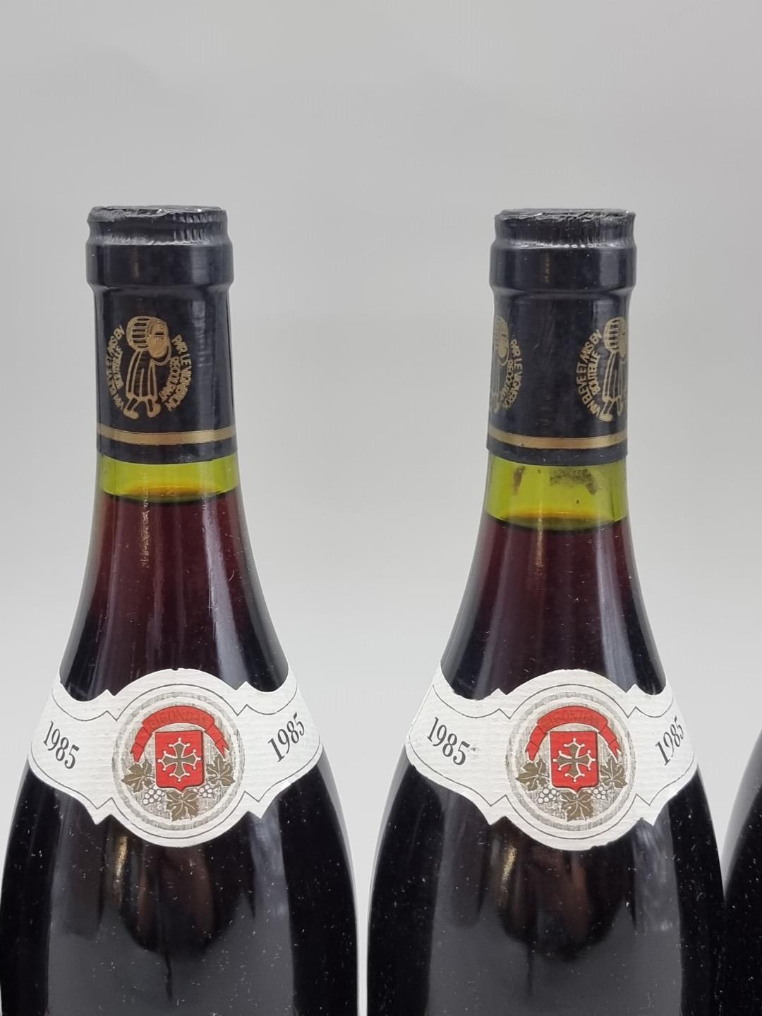 Six 75cl bottles of Gigondas, 1985, Domaine du Gour de Chaule. (6) - Bild 3 aus 4