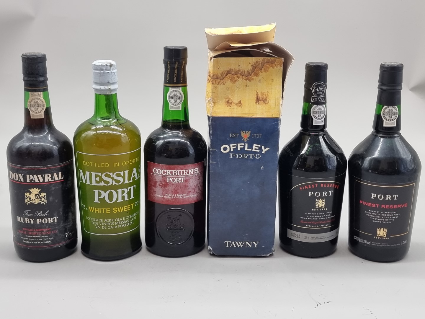 Six bottles of port, one in card box. (6)